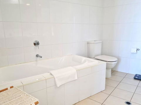 Glam Apartment 21 - Accommodation Kalgoorlie 4