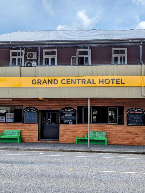 GRAND CENTRAL HOTEL PROSERPINE - Accommodation Kalgoorlie 2