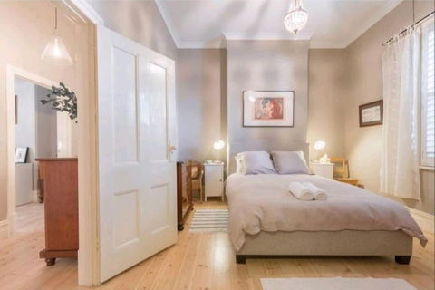 Henry Morcomb 2 Bdrm Sleeps 4 WiFi - Accommodation Kalgoorlie 2