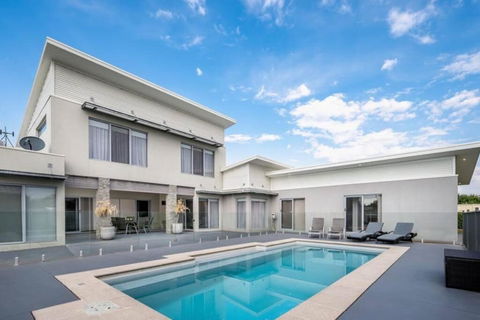 Hildeton Pool House - Accommodation Kalgoorlie 0