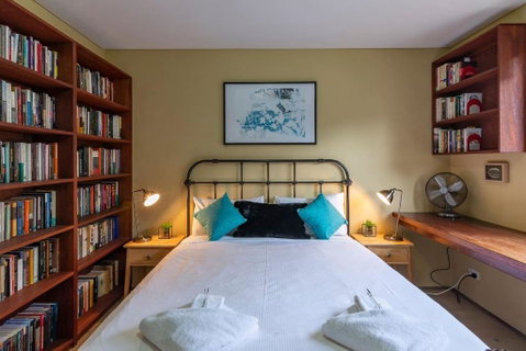 Hip Inner-City Living In Vibrant Erskineville - Accommodation Kalgoorlie 3