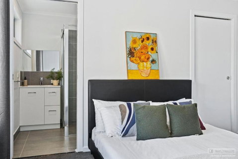 Hobart 4 Bedroom Cosy Stayz - Accommodation Kalgoorlie 1