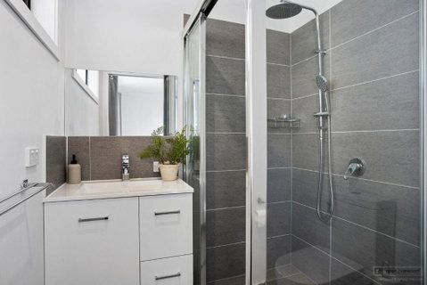 Hobart 4 Bedroom Cosy Stayz - Accommodation Kalgoorlie 3