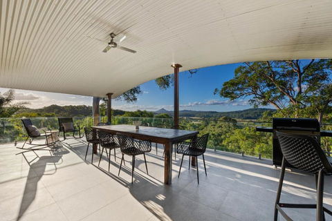 Hinterland Dreamers Poolside Retreat - Accommodation Kalgoorlie 1
