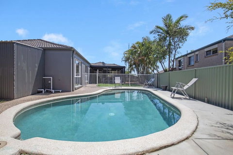 Home Away From Home - Accommodation Kalgoorlie 0