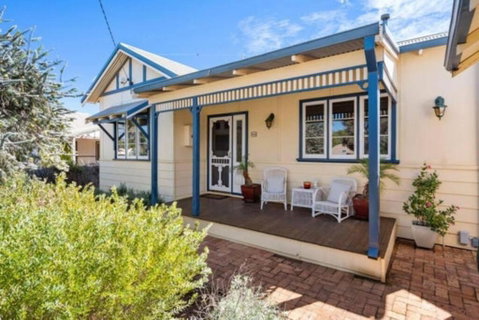 Home In Lamington - Accommodation Kalgoorlie 0