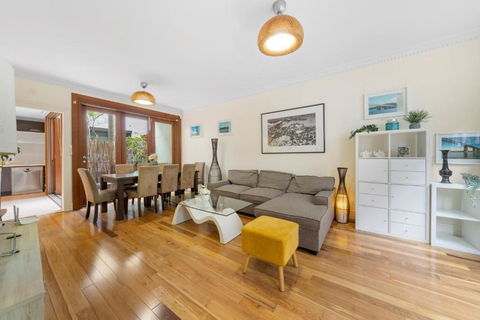 Ideally Located 3 BR With Parking & Central & Darling Harbour-10 Mins Walk - Accommodation Kalgoorlie 1