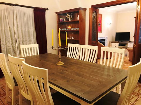 Adelaide's Holiday Home - Accommodation Kalgoorlie 3