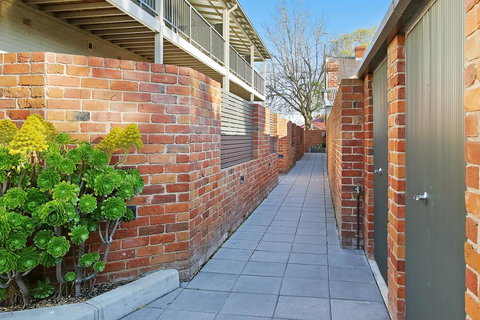Albury Suites - Waterstreet - Accommodation Kalgoorlie 3