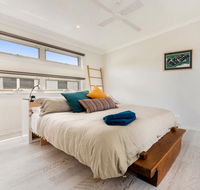 Alice's Palace 2-minute walk to lifeguard patrolled surf beach - Accommodation Kalgoorlie