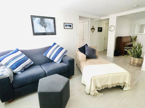 Aloha Alex Beach House Pet-friendly- 450m To The Beach - Accommodation Kalgoorlie 2
