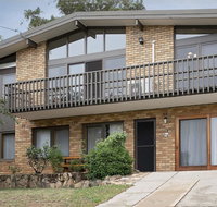 Alpine House - Views over Lake Jindabyne and the Snowy Mountains - Accommodation Kalgoorlie