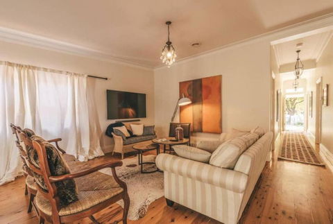 Ambrose On Byng - Central Location W/ 2 Bathroom - Accommodation Kalgoorlie 0