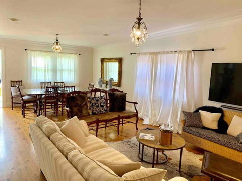 Ambrose On Byng - Central Location W/ 2 Bathroom - Accommodation Kalgoorlie 1