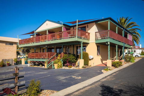 Anchors Aweigh - Accommodation Kalgoorlie 2
