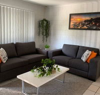 Andergrove Home with a Garden View-Wi-fi  Netflix - Accommodation Kalgoorlie