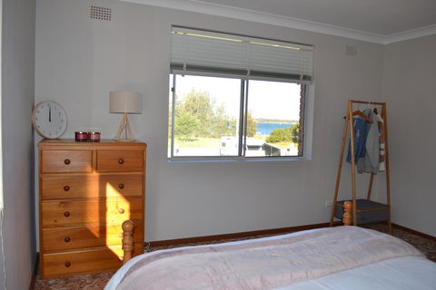 Apartment With Sweeping View Of The Bay, 2 Bedrooms, Sleeps 5 - Accommodation Kalgoorlie 2