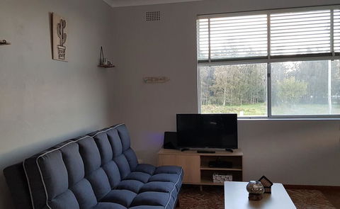 Apartment With Sweeping View Of The Bay, 2 Bedrooms, Sleeps 5 - Accommodation Kalgoorlie 3