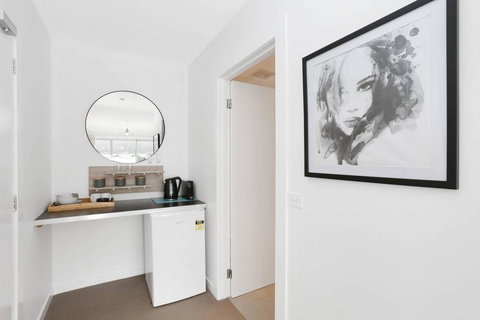 APOLLO 13 STUDIO - Free Wifi, Opposite Beach! - Accommodation Kalgoorlie 3