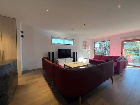 Luxurious Family Retreat - Accommodation Kalgoorlie 2