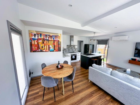 Luxury Holiday Unit 8min Walk To Town Center With Boat Parking - Accommodation Kalgoorlie 2