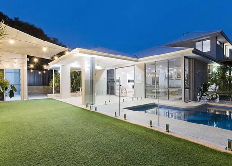 Luxury Executive Home With Pool - Accommodation Kalgoorlie 0