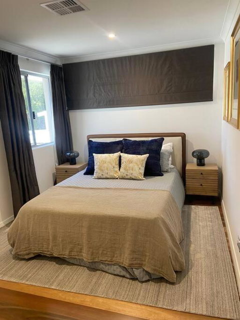 Luxury Executive Home With Pool - Accommodation Kalgoorlie 2
