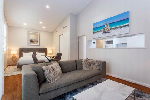 Luxury Modern Escapia - Accommodation Kalgoorlie 0