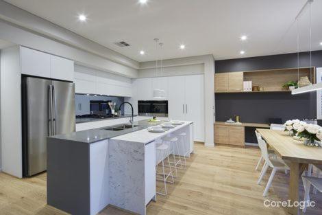 Luxury Bedrooms In A Resort Style Home - Accommodation Kalgoorlie 3