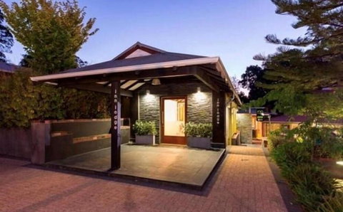 Mahogany Inn And Distillery - Accommodation Kalgoorlie 0