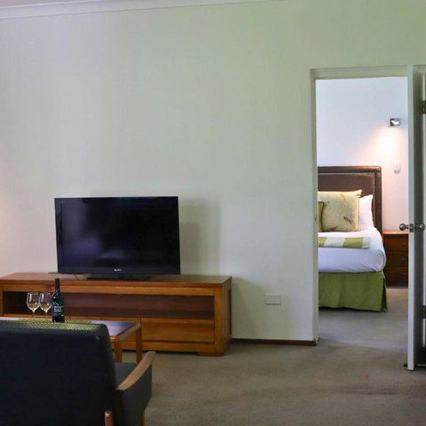 Mahogany Inn And Distillery - Accommodation Kalgoorlie 2