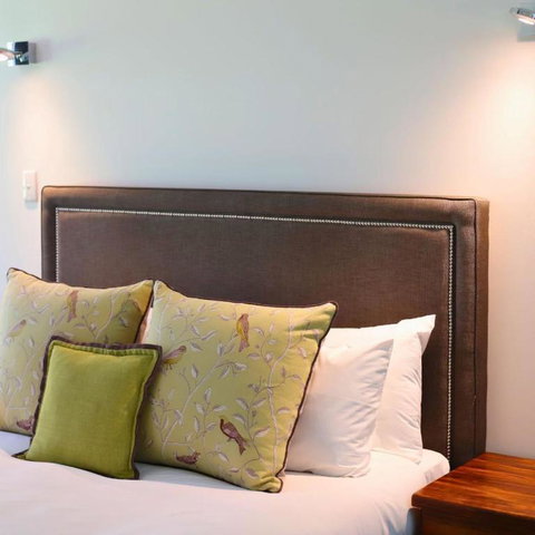 Mahogany Inn And Distillery - Accommodation Kalgoorlie 1