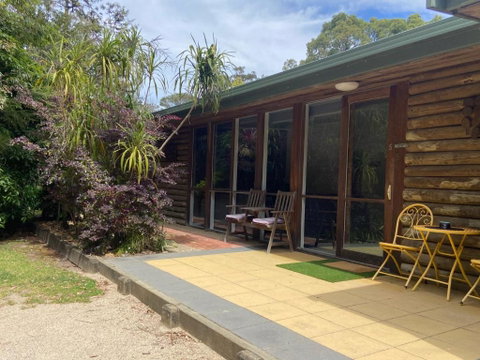 Mallacoota Log Cabins - Accommodation Kalgoorlie 3