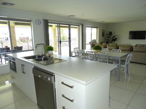 Marina Belle - Accommodation Kalgoorlie 1