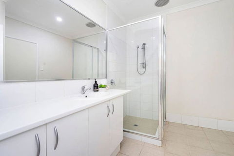 Modern Midland Retreat 2br 1 Bth - Accommodation Kalgoorlie 2
