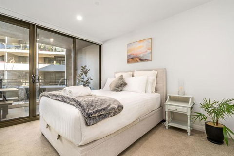 Modish Apartment Near Parliamentary Triangle - Accommodation Kalgoorlie 0