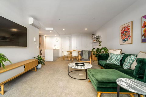 Modish Apartment Near Parliamentary Triangle - Accommodation Kalgoorlie 1