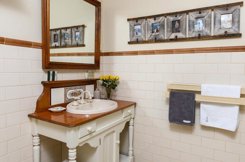 Miriams Cottage - Accommodation Kalgoorlie 3