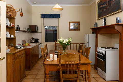 Miriams Cottage - Accommodation Kalgoorlie 1