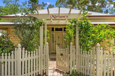 Miriams Cottage - Accommodation Kalgoorlie 0