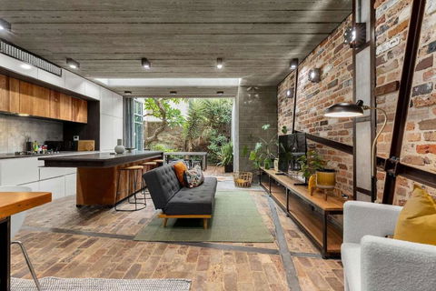 Modern & Stylish 3BR In Redfern - Accommodation Kalgoorlie 0