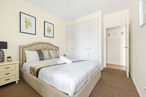 Modern Apt - Free Parking - Convenient Location - Accommodation Kalgoorlie 1