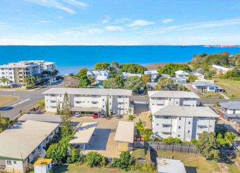 Modern Beach Apartment - Accommodation Kalgoorlie 0