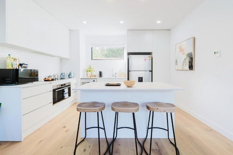 Modern Family Home 3BR In Box Hill North - Accommodation Kalgoorlie 3