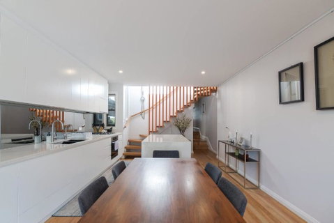 Modern Home In Erskineville W AC And Parking - Accommodation Kalgoorlie 2