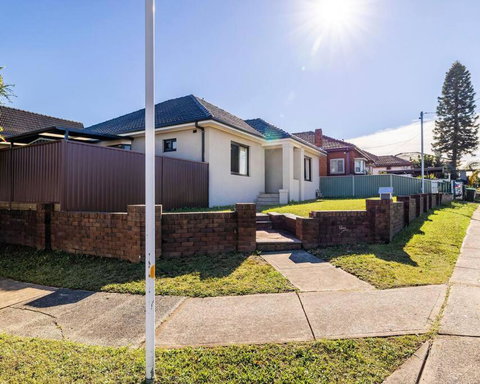 Modern Home In The Heart Of Bankstown - Accommodation Kalgoorlie 3