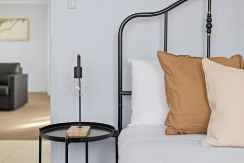 Modern Private Double Room - Central Spot At Liverpool - Shared Bathroom - Accommodation Kalgoorlie 3