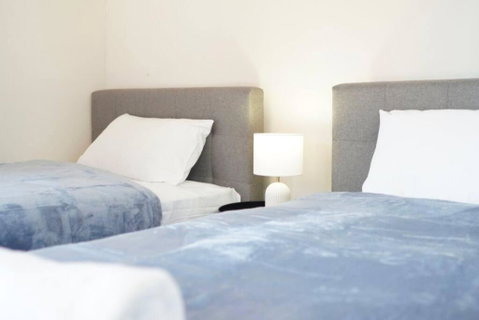 Modern Two Bed Apt In The Centre Of Erskenville - Accommodation Kalgoorlie 3
