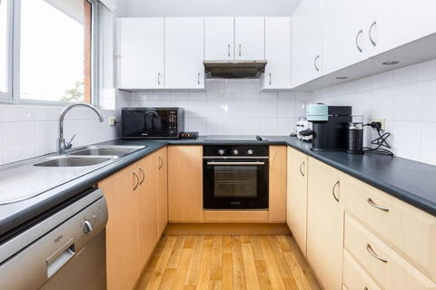 Mosman Views, 2bed, Parking, 15min Walk To Beach - Accommodation Kalgoorlie 2