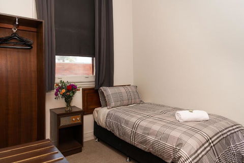 New Crown Hotel Motel - Accommodation Kalgoorlie 2